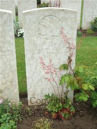 Etaples Military Cemetery - Taylor, John Willie